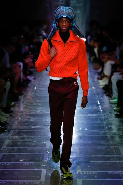 Look 27